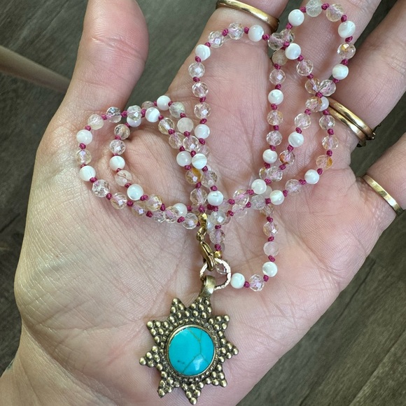 Handmade hand knotted gemstone mother of pearl necklace with star stone center - Picture 6 of 15